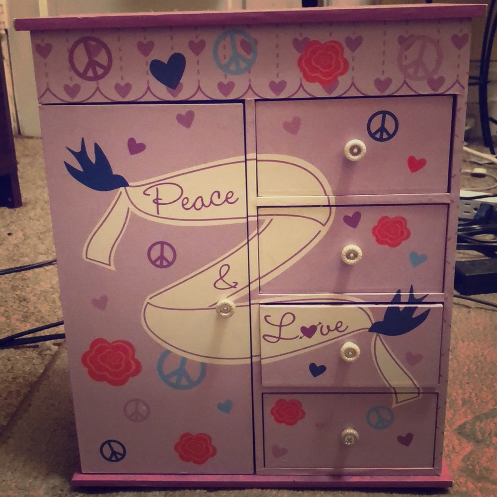 Jewelry storage